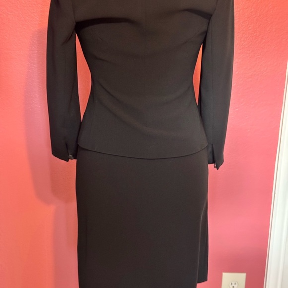 Ann Taylor Black Blazer with Notched Lapels and Fitted Silhouette - Picture 7 of 13
